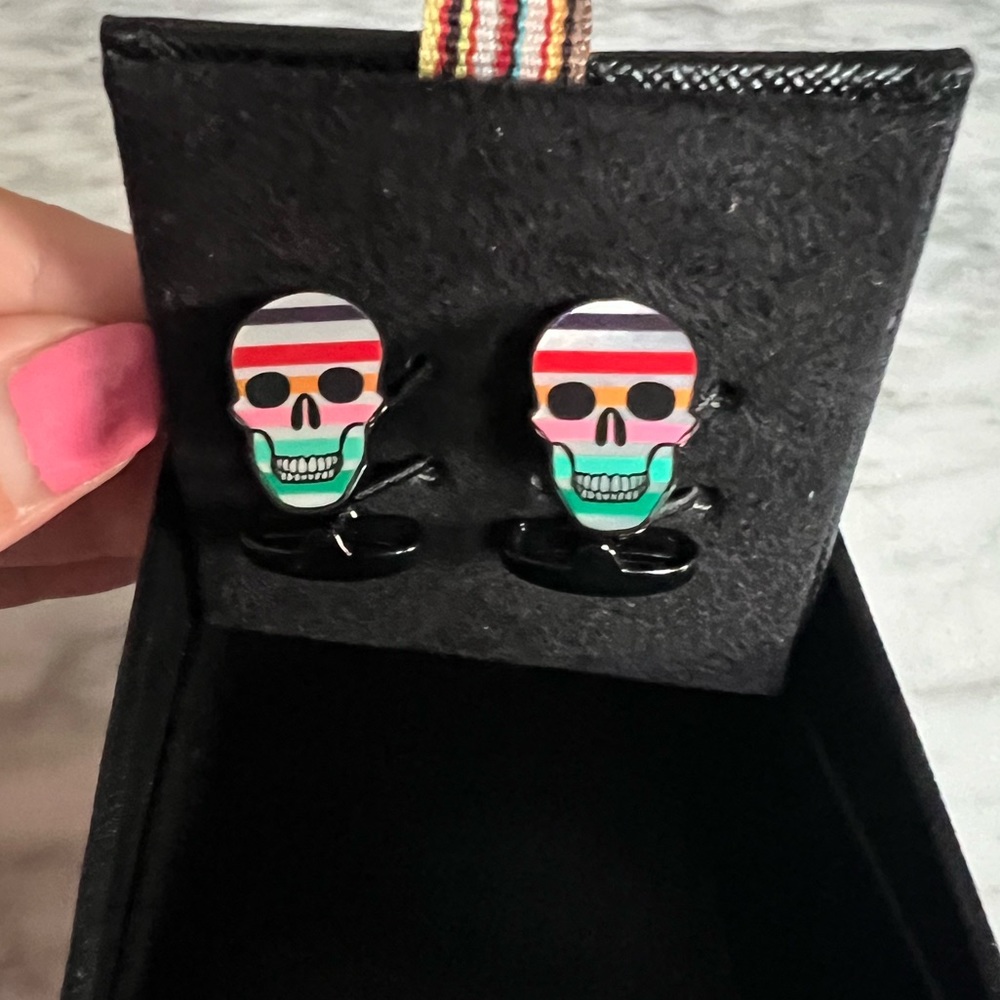 NWT Paul Smith Mother of Pearl Skull Cufflinks